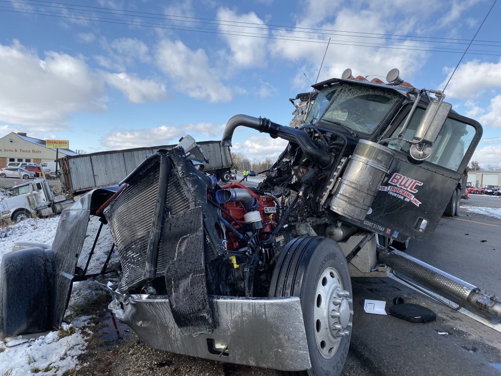 Update: Two Men Walk Away From High Damage Semi Crash - Scioto Post