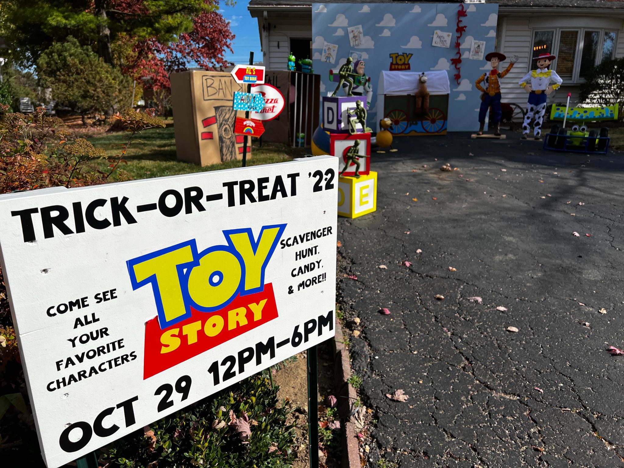 Circleville Locals Create Toy Story Display for Trick or Treat
