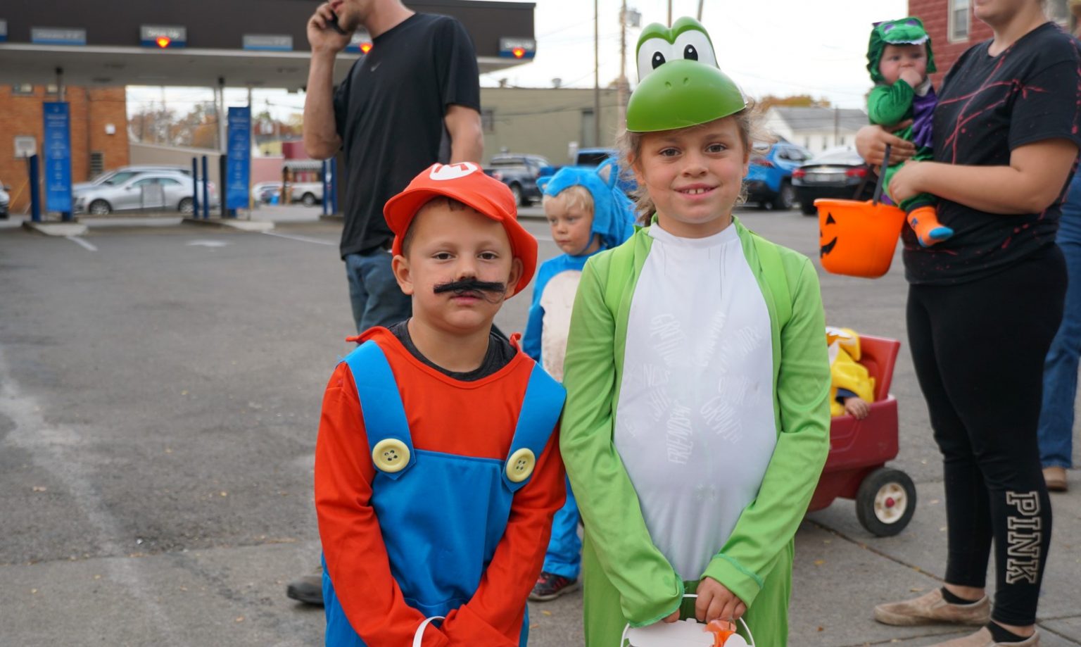 (Photo Dump) Circleville Downtown Business Trick or Treat - Scioto Post